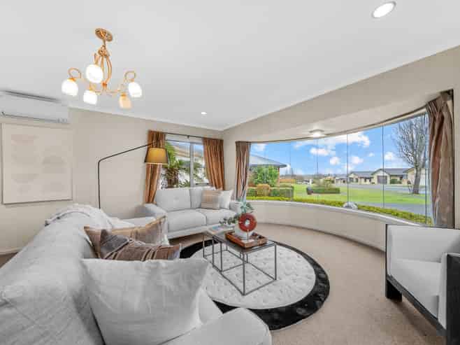 32 Cody Crescent, Lansdowne