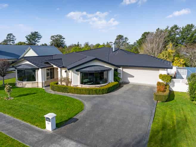 32 Cody Crescent, Lansdowne