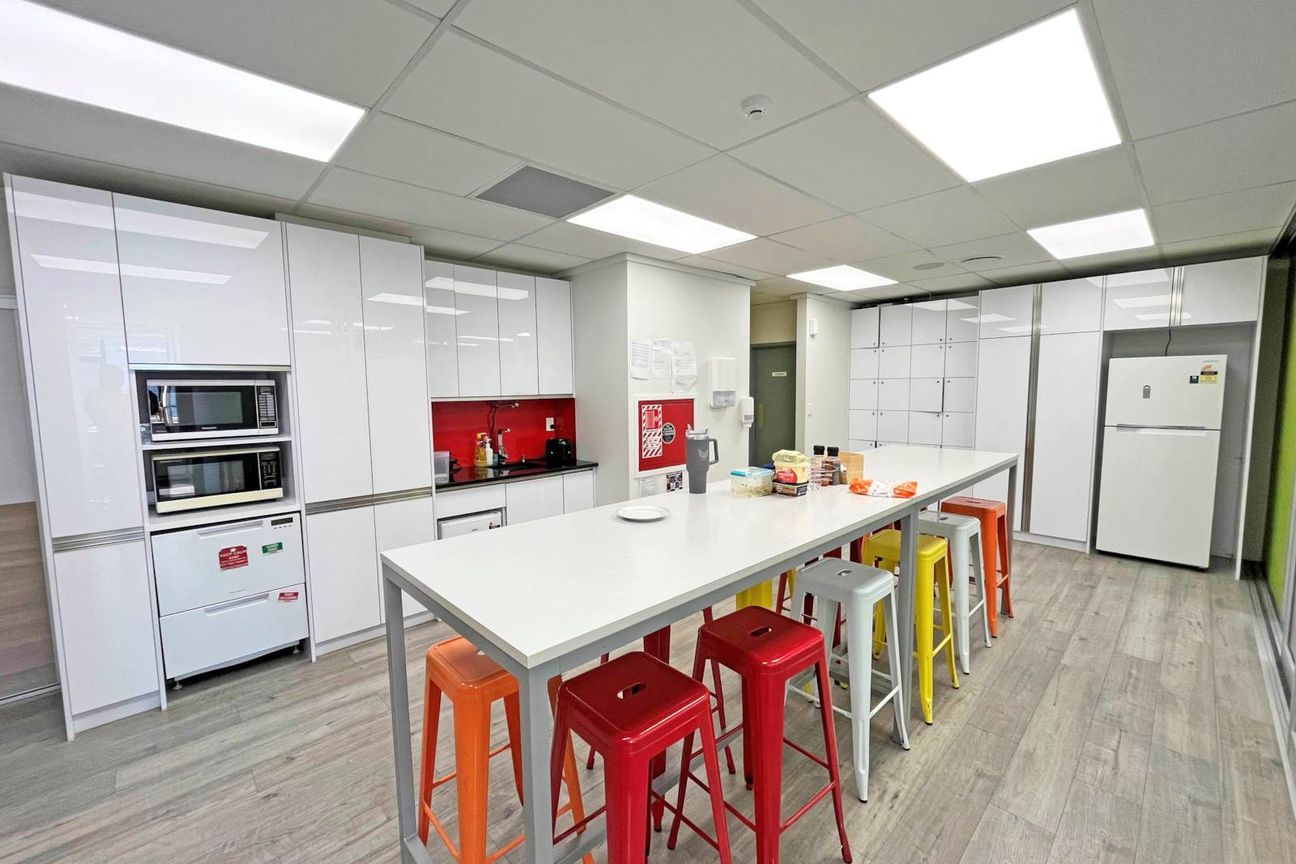 MODERN FITTED-OUT OFFICE - Ansicht 5