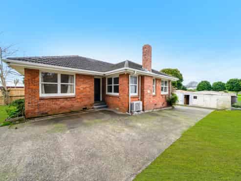 15 Julian Place, Otara