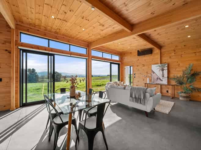 195F Millars Road, Carterton