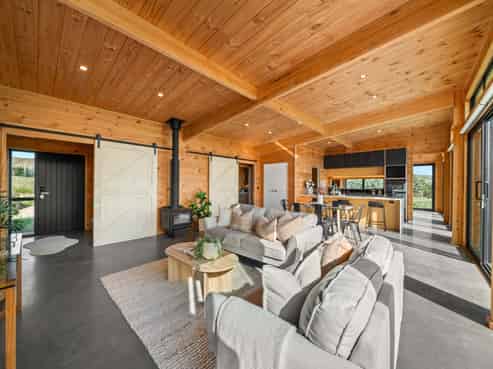 195F Millars Road, Carterton