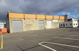Clear-Span Warehouse with Exceptional Yard