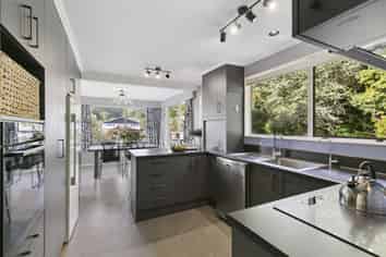 37 Woodman Drive, Tawa