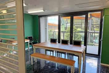 24M² OFFICE/RETAIL SPACE FOR SUBLEASE
