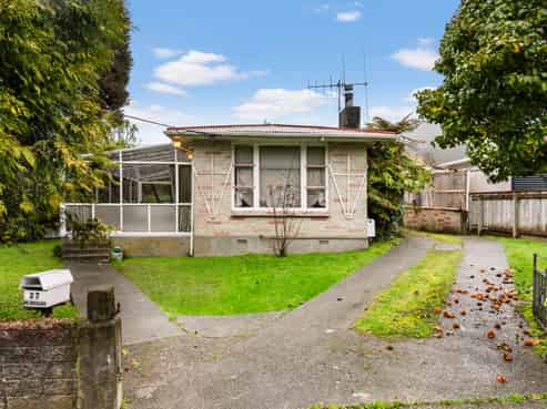 27 Lees Grove, Wainuiomata