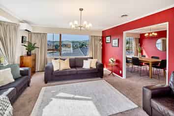 8 Balliol Drive, Tawa