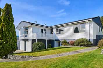 8 Balliol Drive, Tawa