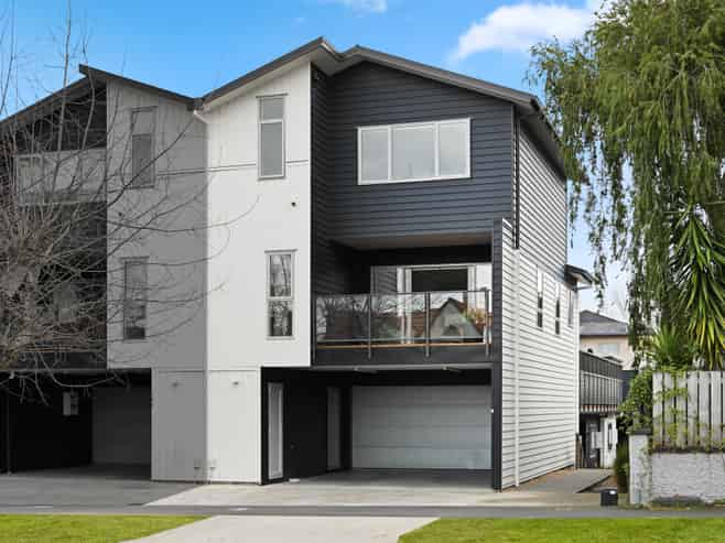 1/14 Hammond Street, Hamilton Central