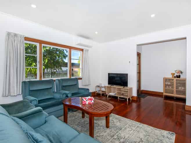 292 Western Hills Drive, Avenues