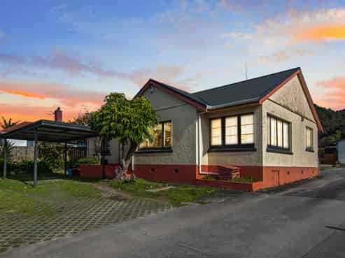 292 Western Hills Drive, Avenues
