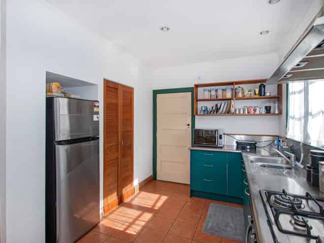 292 Western Hills Drive, Avenues