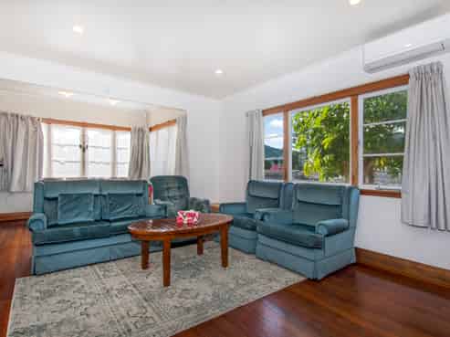 292 Western Hills Drive, Avenues