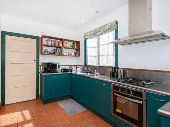 292 Western Hills Drive, Avenues