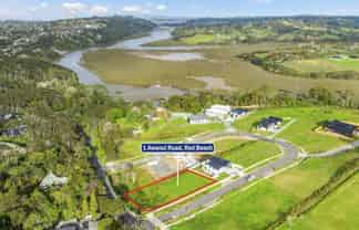 1 Awanui Road, Red Beach
