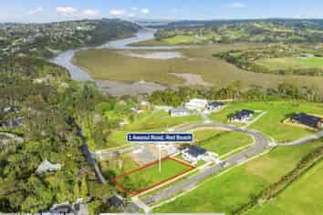 1 Awanui Road, Red Beach