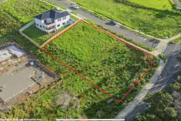1 Awanui Road, Red Beach