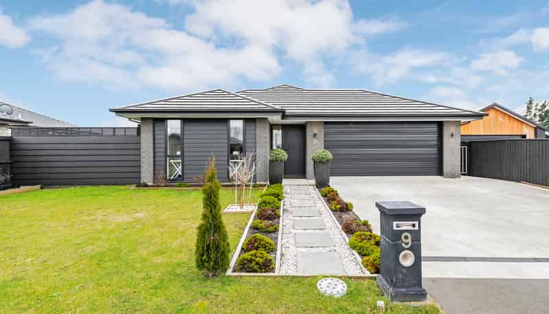 9 Cedric Place, DARFIELD