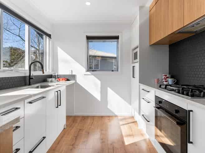 20b Adams Road, Manurewa