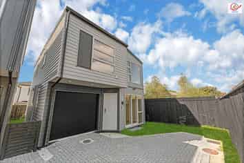  Camellia Amoura, Weymouth