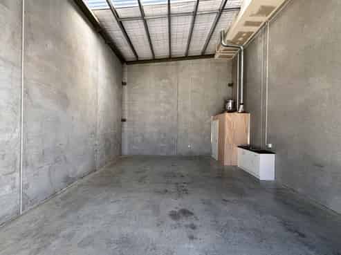 Versatile retail/office space