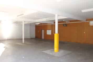 Private Warehouse Store