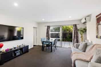 2/85 Trafalgar Street, SAINT ALBANS