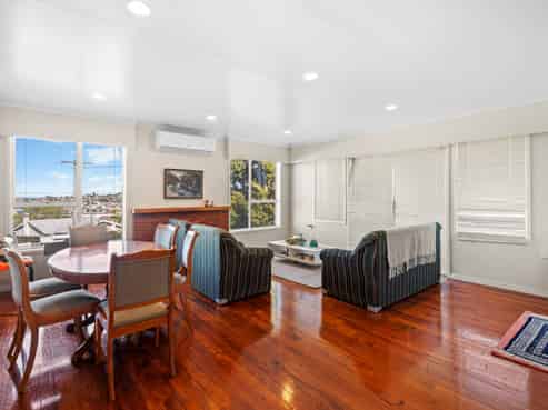 5/16 Warren Avenue, Three Kings