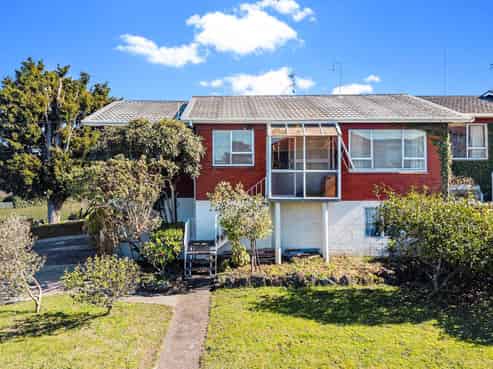 5/16 Warren Avenue, Three Kings