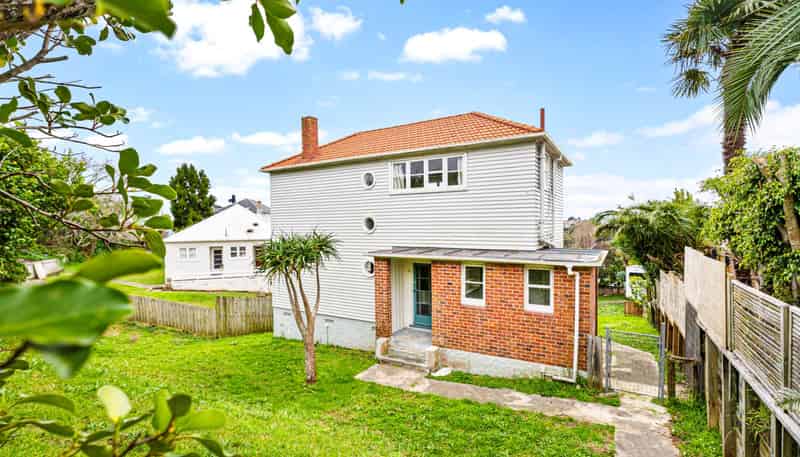 19 Kurahaupo Street, Orakei