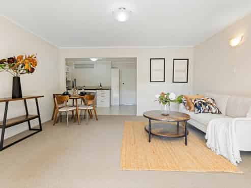 2/21 Burch Street, Mount Albert