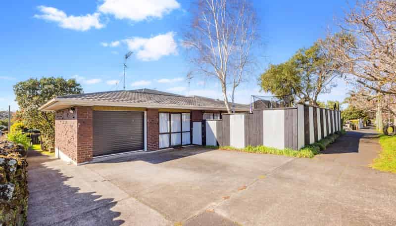 2/21 Burch Street, Mount Albert