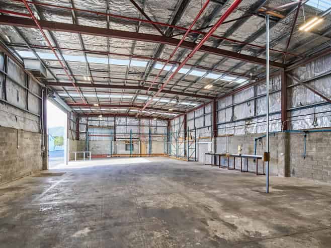 Refurbished Office, Showroom & Warehouse