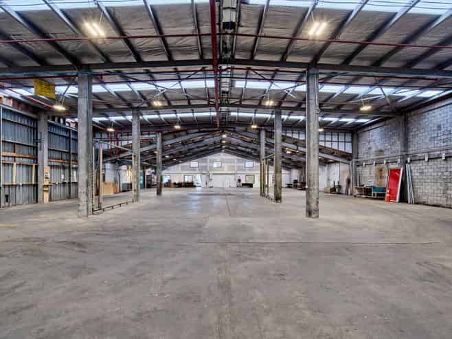 Refurbished Office, Showroom & Warehouse