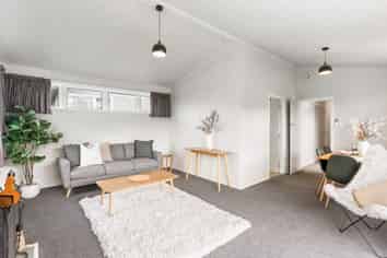 4 Cotswold Crescent, Newlands