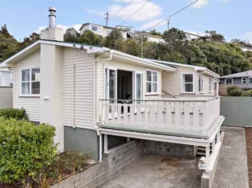 4 Cotswold Crescent, Newlands