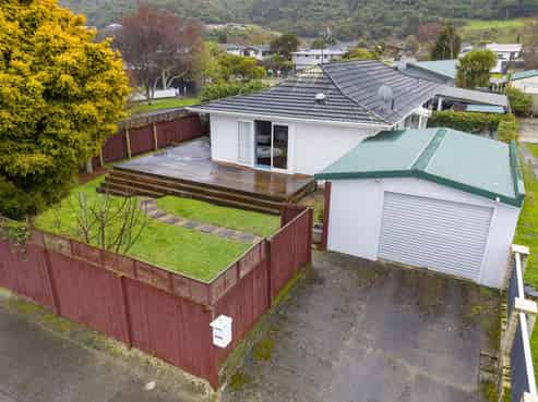 1 Harvard Grove, Totara Park