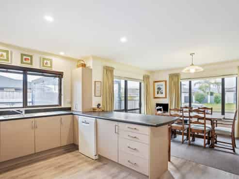 5 Consort Close, Paraparaumu Beach