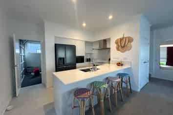 5 Tiakina Road, Northcote