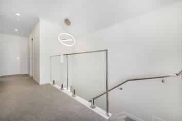 7/11 Celeste Place, Totara Vale