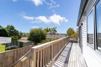 7/11 Celeste Place, Totara Vale