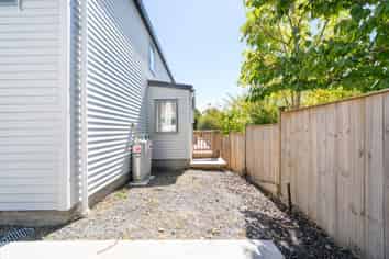 7/11 Celeste Place, Totara Vale