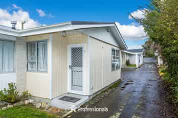 3/10 Islington Street, Trentham
