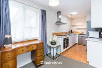3/10 Islington Street, Trentham