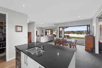 6 Trent Place, Huntingdon