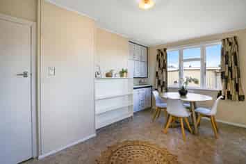 8 Pratley Crescent, Hampstead