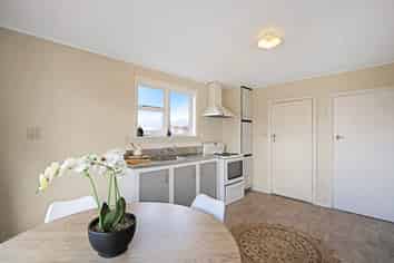 8 Pratley Crescent, Hampstead