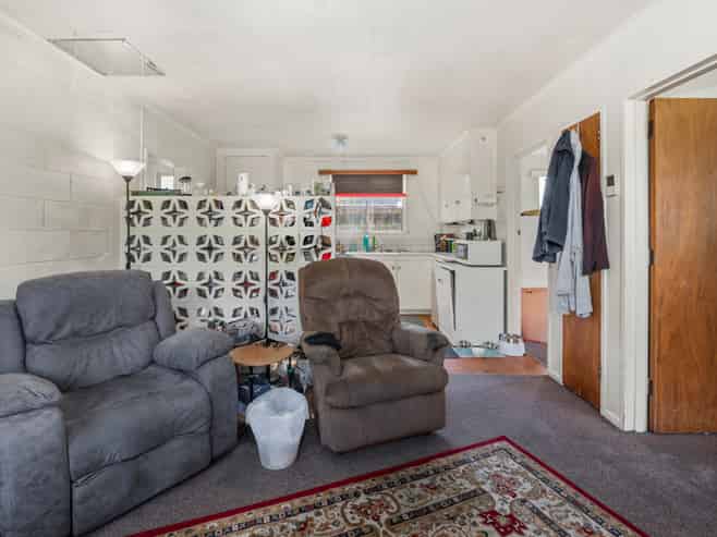 83A & 83B Mount View Drive, Mangakakahi