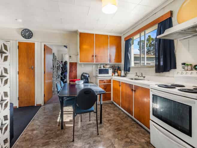 83A & 83B Mount View Drive, Mangakakahi