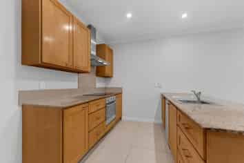 102/2 Gracechurch Drive, Flat Bush